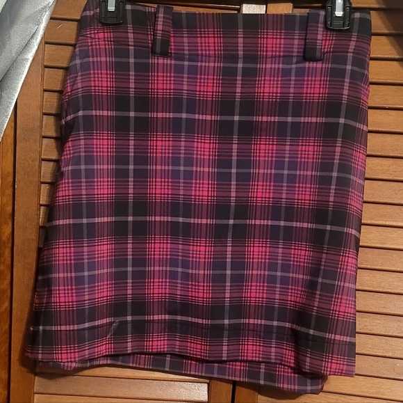 Nike Pants - Nike Magenta Plum Purple,and Black Plaid Dri Fit Golf Skort. Ladies Size 10